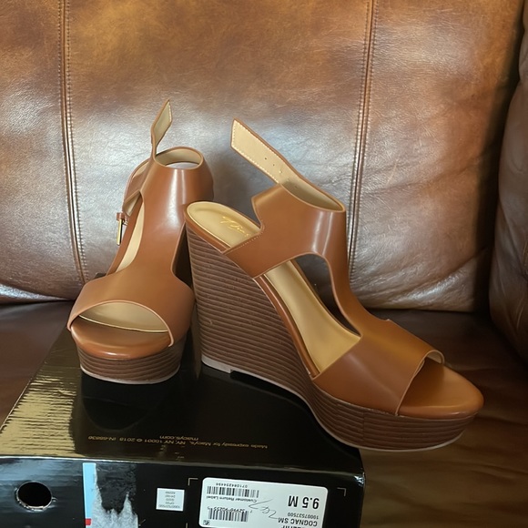 Cognac open toe wedge sandal - Picture 2 of 6